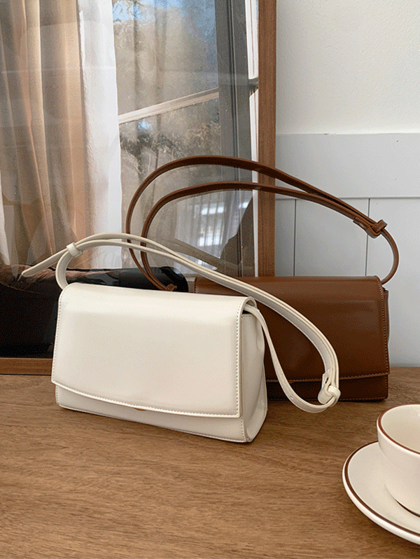 러틴 스퀘어 숄더 백 - bag(3color)로빈유